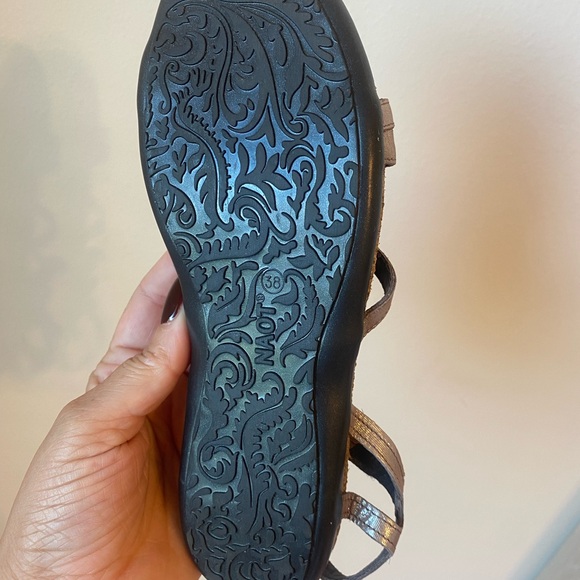 Naot Women's Dorith In Silver Threads Leather - 38 - Picture 8 of 11